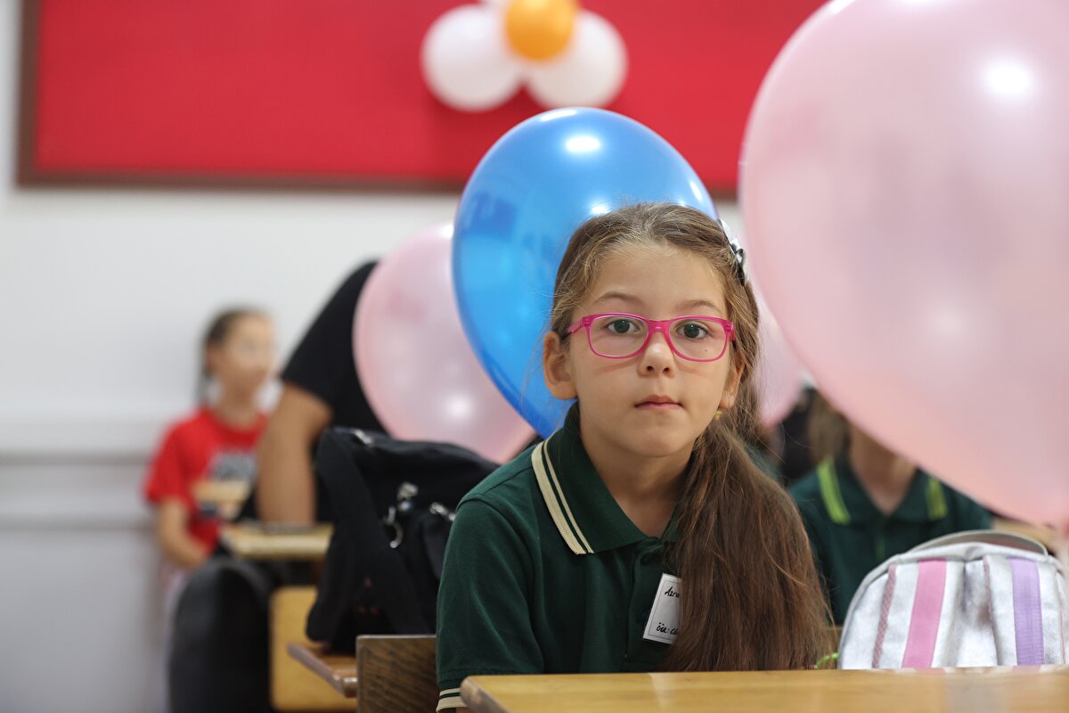 Okul öncesi 3 çeşit, ilköğretim 126, ortaokul 292, özel eğitim 97, mesleki eğitim 648 çeşit olmak üzere toplam 1166 kitap hazırlandı.