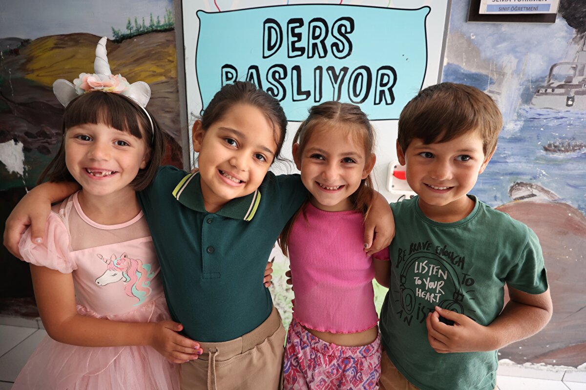 Bakanlık tarafından 2003'ten 2022'ye kadar 3 milyar 946 milyon ders kitabı ve yardımcı kaynak dağıtıldı.