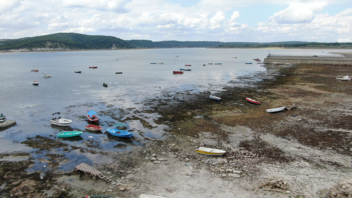 İstanbul'un en dolu barajı yüzde 59,96 ile Ömerli barajı oldu.<br><br>Doluluk oranı en düşük baraj ise yüzde 4,11 doluluk oranıyla adeta kuruyan Papuçdere baraj gölü oldu.