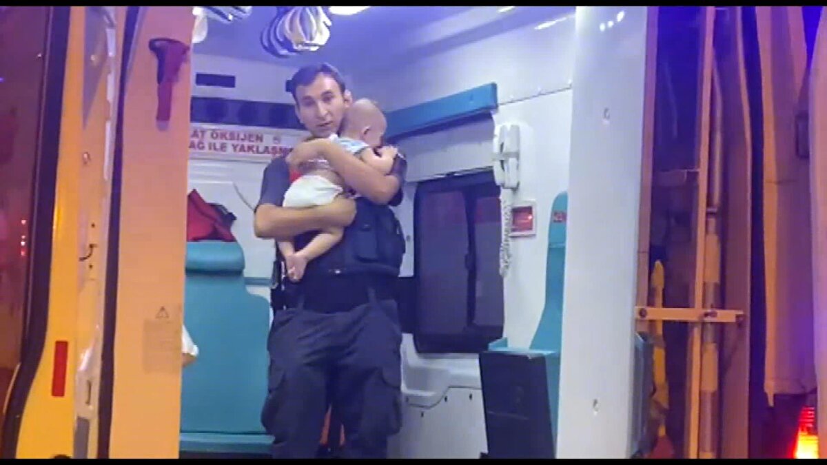 Kaza yerine çok sayıda itfaiye, sağlık, polis ve jandarma ekipleri sevk edildi. İtfaiye ekipleri, araçlar içinde sıkışan yaralıları kurtarmak için yoğun çaba sarf etti. Kazada, kamyona çarpan otomobilde bulunan 4 çocuk yaşamını yitirdi, 4 kişi de yaralandı.<br><br>