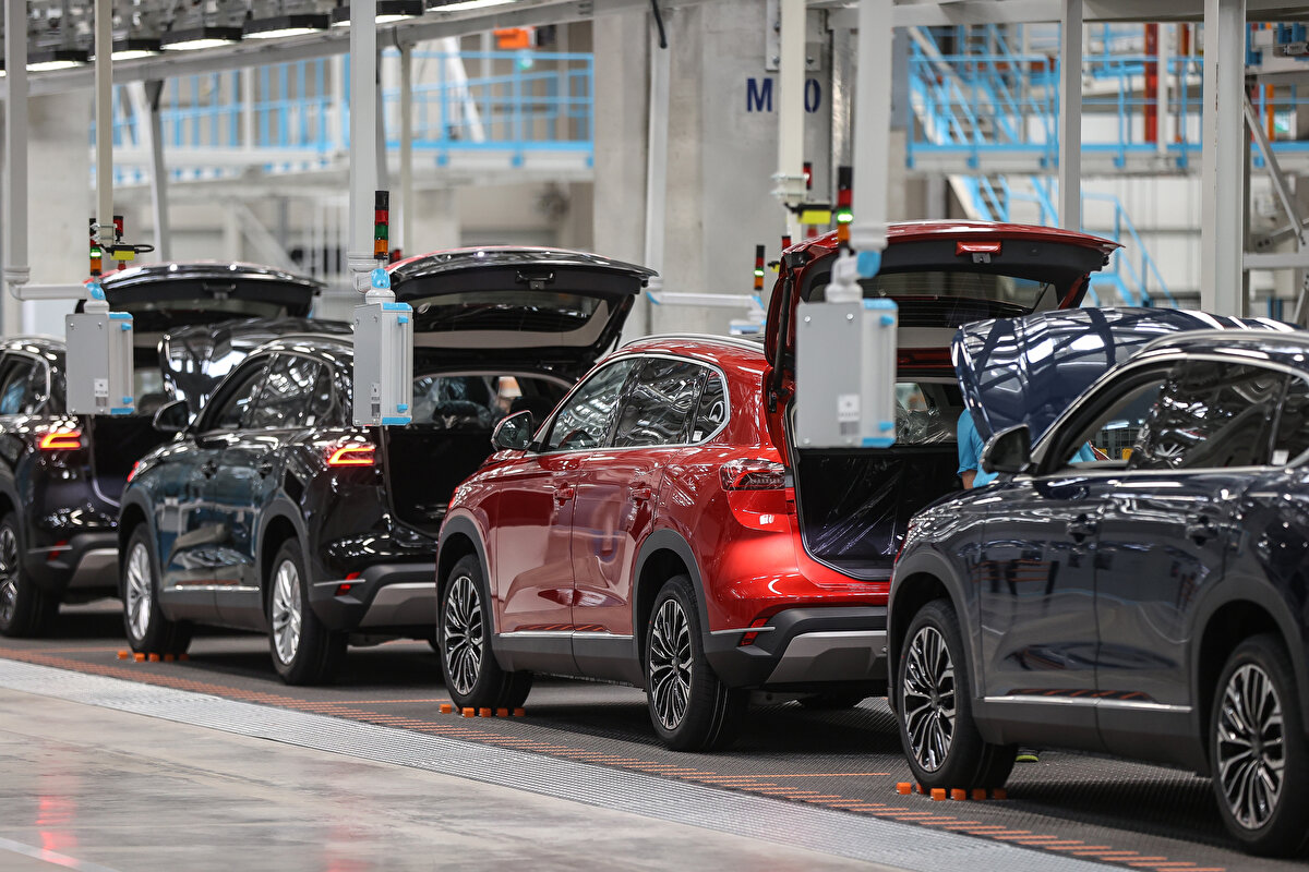 Haziran ve temmuz aylarında daha fazla teslimat yapılırken, ağustosta 1965 adet T10X modeli kullanıcılarla buluşturularak yeni bir rekora daha imza atıldı.<br><br>