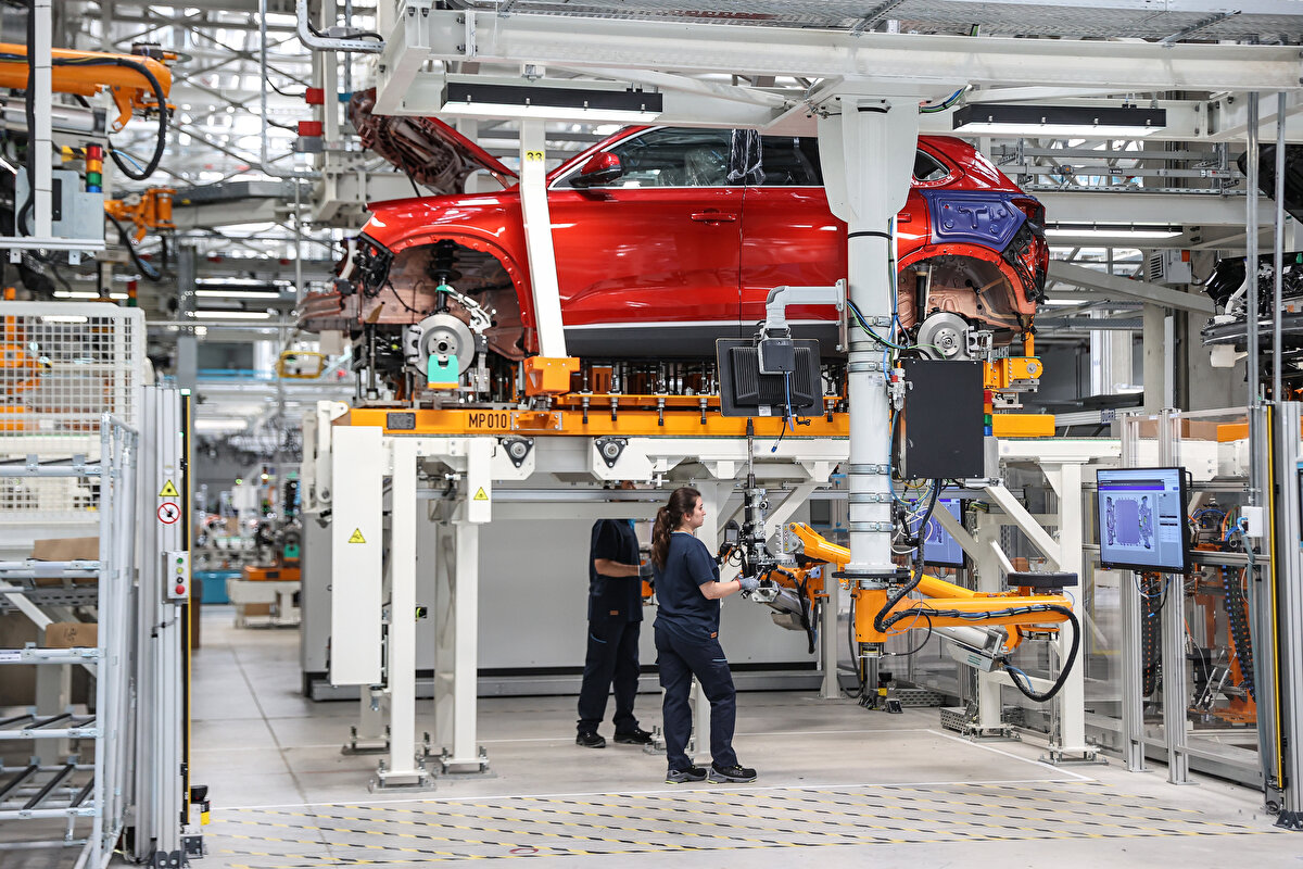 Çalışanların yüzde 26'sını kadınlar oluşturuyor. Kampüsteki üretim kapasitesi 175 bin adede ulaştığında istihdamın 4 bin 300 kişiye ulaşması planlanıyor.<br><br>