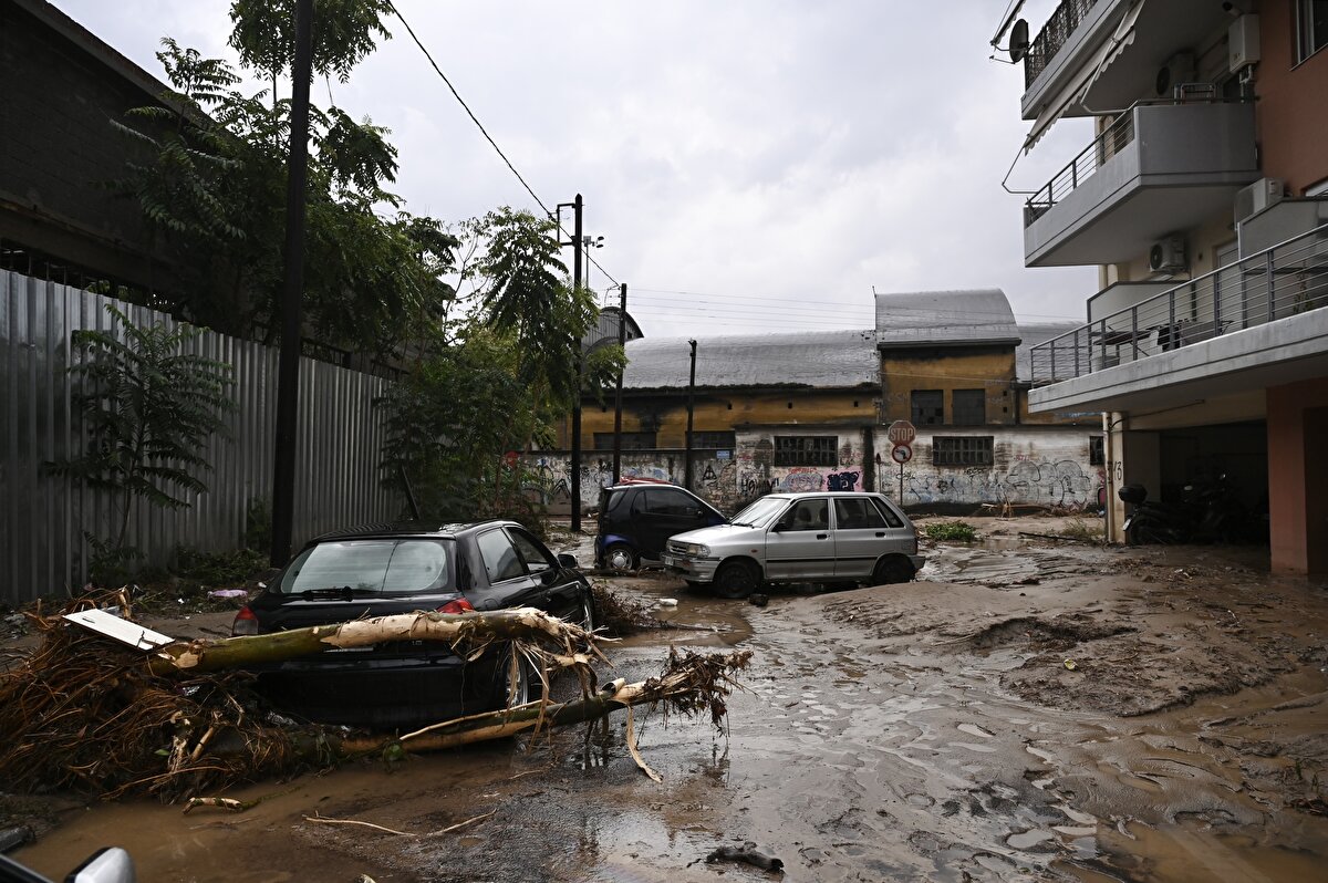 Bölgede gün boyu sık sık elektrik kesintileri yaşandı.<br>