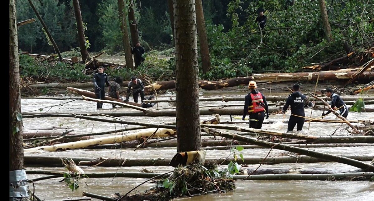 İçişleri Bakanı Ali Yerlikaya tesisin ruhsatsız olduğunu, İçişleri Bakan Yardımcısı Münir Karaloğlu da İl Özel İdaresince daha önce mühürlendiğini ve hakkında yıkım kararı olduğunu ifade etmişti.<br><br>