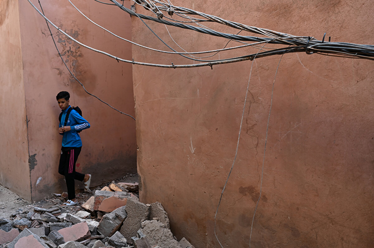 Fas İçişleri Bakanlığından yapılan açıklamada, ülkenin pek çok kentinde hissedilen depremde ölü sayısının 820'ye çıktığı, yaralı sayısının ise 672 olduğu belirtildi.<br><br>