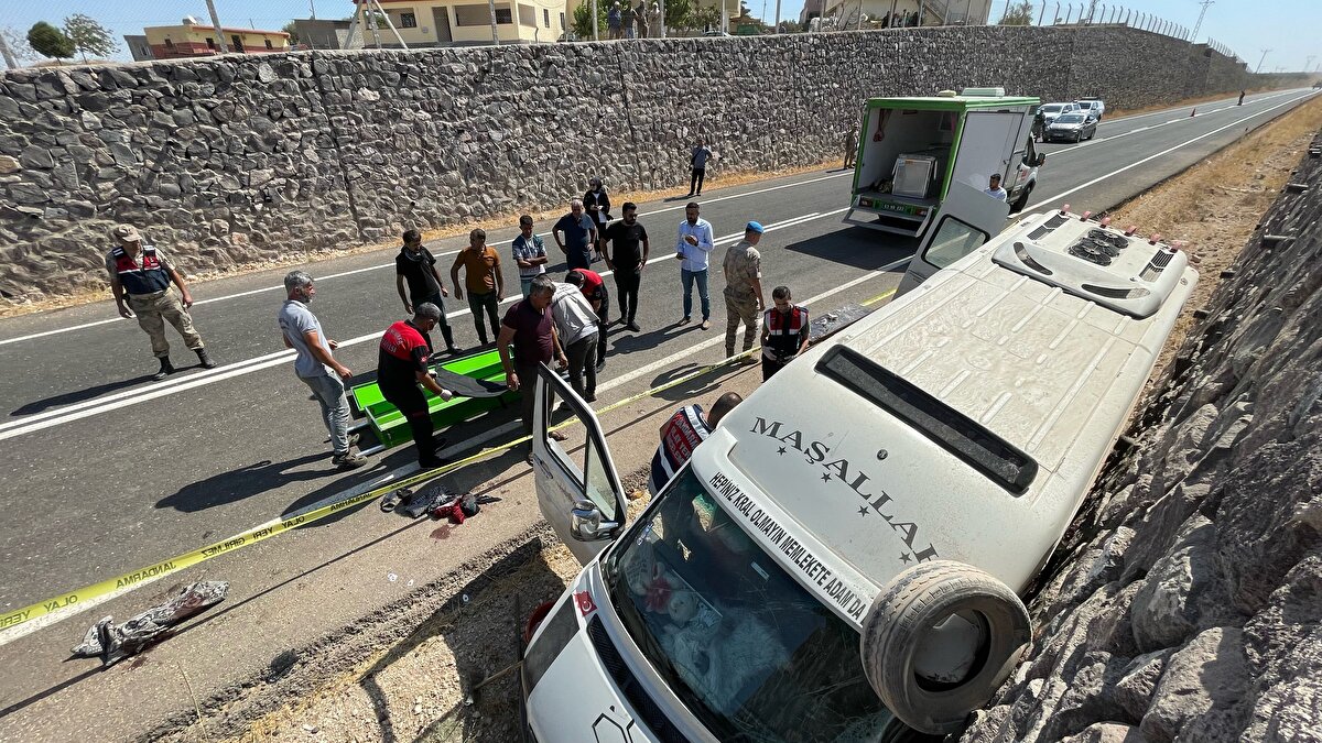 Minibüsteki tarım işçilerinin bir tarlaya çapa yapmak için gittikleri öğrenildi.<br><br>