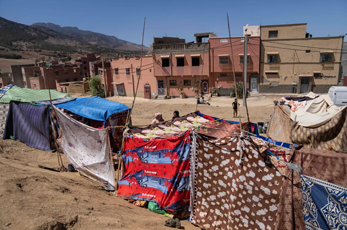 Rabat, Katar, İspanya, BAE ve İngiltere'den "arama kurtarma ekipleri gönderme" yönündeki yardım tekliflerini kabul ettiğini söyledi.