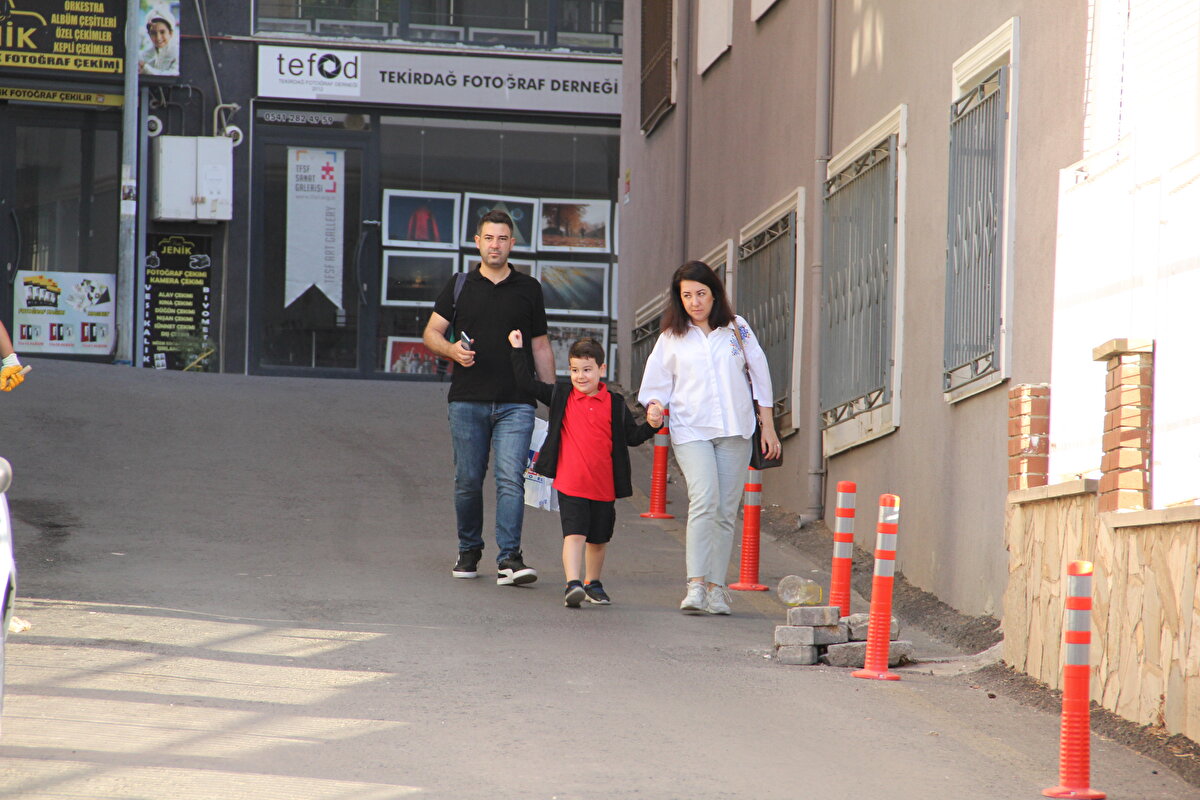 Mevzuat düzenlemeleriyle liselerde devamsızlık koşulları yeniden düzenlendi, sınıf tekrarı yeniden uygulamaya konuldu ve açık öğretime geçişler zorlaştırıldı.<br><br>