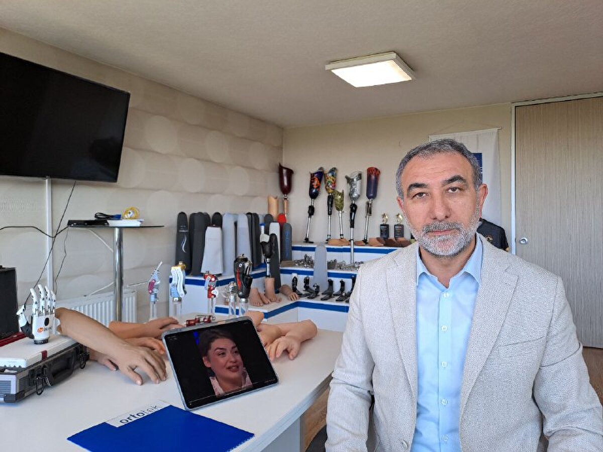 Hastaneye kaldırılan Güvercin'in sağ eli bilekten ampute edildi. <br>