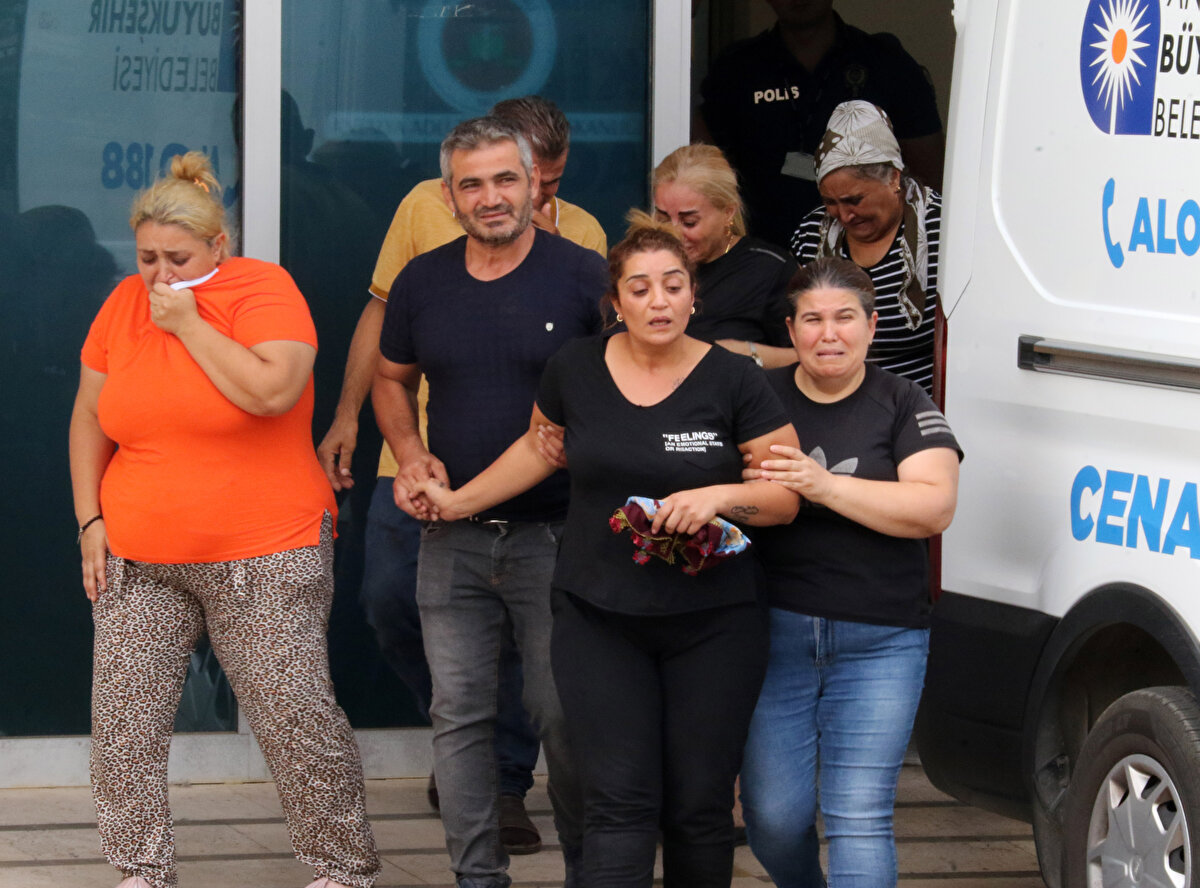 Antalya Adli Tıp Kurumu morgundaki işlemlerin ardından cenazeler ailelerine teslim edildi. Yusuf Koç'un cenazesi yakınları tarafından alınarak defnedilmek üzere Döşemealtı ilçesine götürüldü. Melisa Yıldırım'ın cenazesini ise annesi Çağla Yıldırım, babası Mehmet Yıldırım ve yakınları almaya geldi. Çağla Yıldırım, kızının cenazesi alınırken, gözyaşlarını tutamadı. Çağla Yıldırım, eşinin ve yakınlarının kolunda yürürken morg çıkışında fenalaşarak yere yığıldı. Yakınları tarafından yüzüne su dökülen Yıldırım, otomobile bindirildi. Helin Çınar'ın cenazesini ise dayısı aldı.