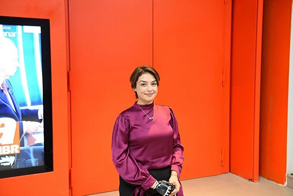 Soru açıldığında nefesler tutulmuştu. 1 milyon liralık soru: "Türkiye'deki 81 ilin adında bu 4 harften hangisi diğer üçünden daha az bulunur?" oldu.<br>