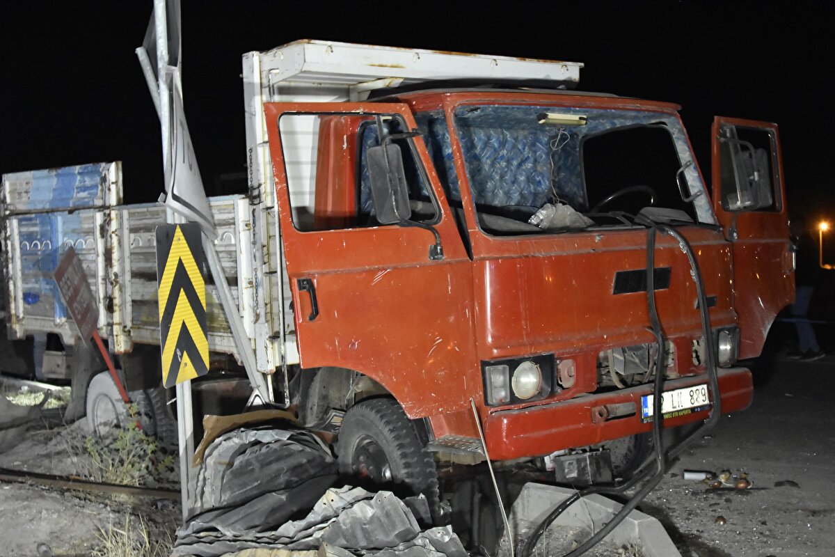 İhbar üzerine kaza yerine polis ve sağlık ekibi sevk edildi. Yaralı 7 kişi ambulanslarla Konya Şehir Hastanesi ve Numune Hastanesine kaldırıldı. Tedaviye alınan yaralılardan Afgan uyruklu Necip'in hayati tehlikesinin bulduğu belirtildi.