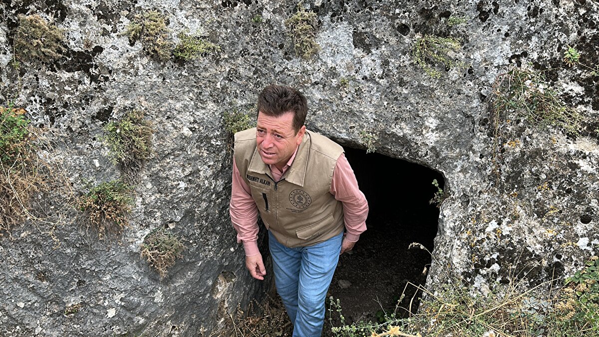 Köy Muhtarı Abdullah Güllü ise tünele ilk kez girdiğini söyledi.<br><br>