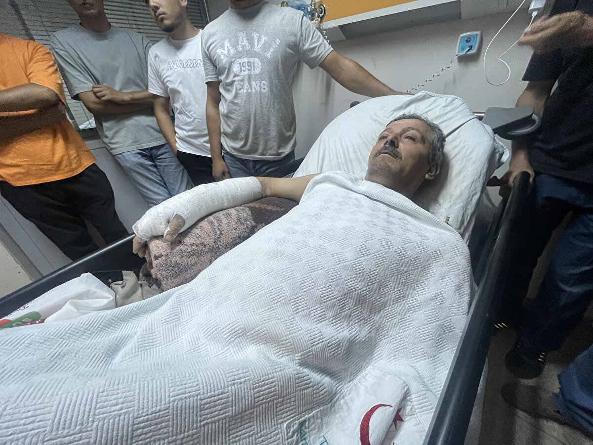 Göçükten yaralı kurtarılan maden işçilerinden 49 yaşındaki Rıfat Öztürk ve 39 yaşındaki Ersin Aydın, tedavi gördükleri Zonguldak Karadeniz Ereğli Devlet Hastanesi'nde göçük esnasında yaşadıklarını anlattı.<br><br>