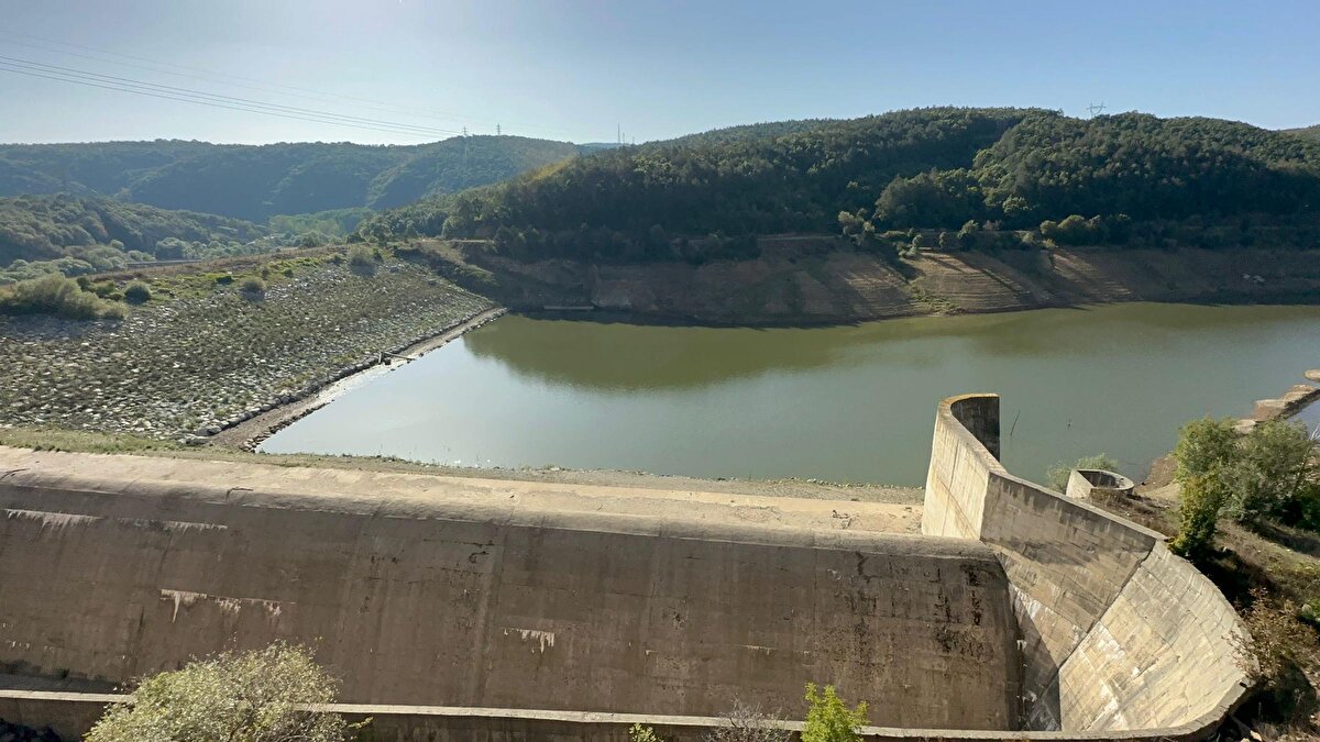 Trakya’dan İstanbul’un su ihtiyacı karşılayan Kırklareli’nin Vize ilçesi sınırlarındaki Kazandere, Pabuçdere ve Istancalar barajlarının doluluk oranını ciddi bir şekilde düştü, bazı bölümler kurudu.<br><br>