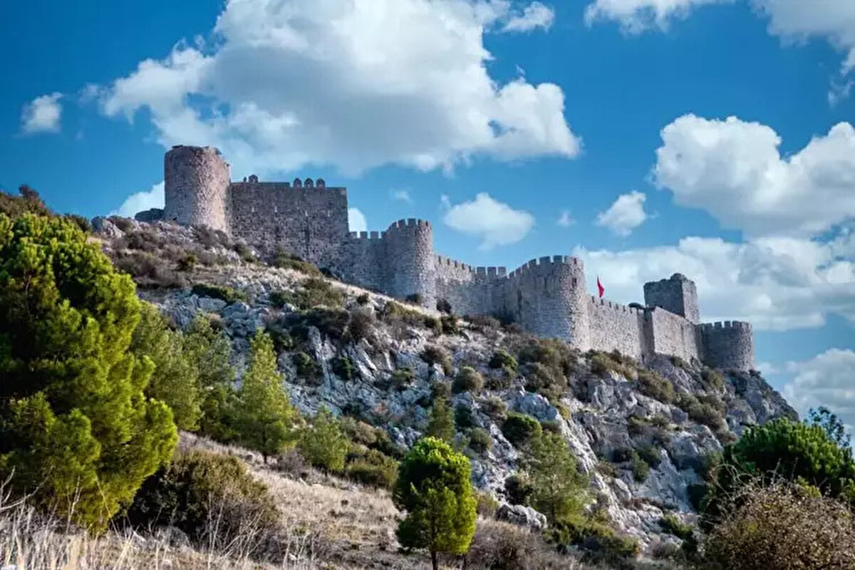 Adana <br><br>2020 nüfusu 2 milyon 258 bin 718 kişi. Geçen yıla göre 20 bin 778 kişi arttı.