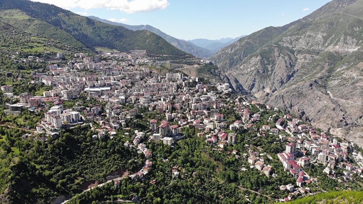 Artvin<br>2020 nüfusu 169 bin 501 kişi. Geçen yıla göre Bin 374 kişi azaldı.