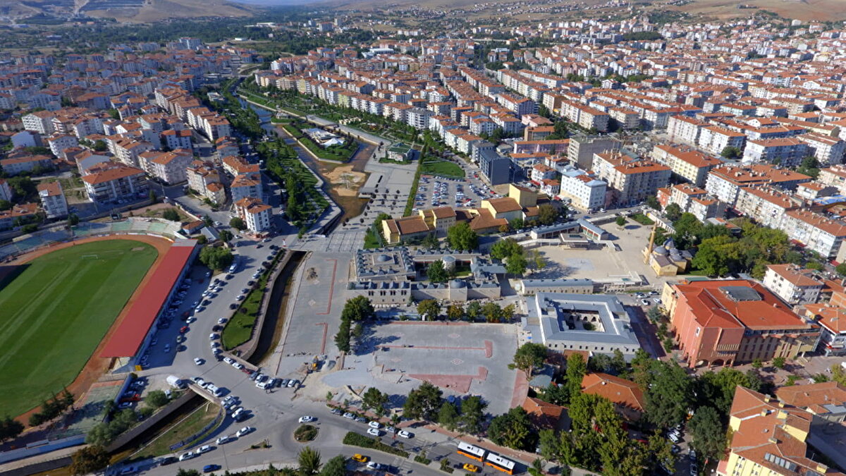 Kırşehir<br>2020 nüfusu 243 bin 042 kişi. Geçen yıla göre 104 kişi arttı.