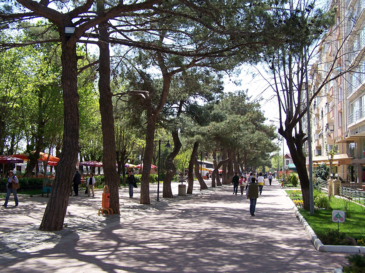 Kırklareli<br>2020 nüfusu 361 bin 737 kişi. Geçen yıla göre 99 kişi azaldı.