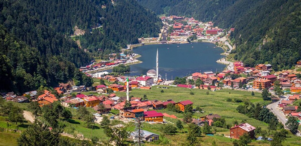 Trabzon<br>2020 nüfusu 811 bin 901 kişi. Geçen yıla göre 2 bin 927 kişi arttı.