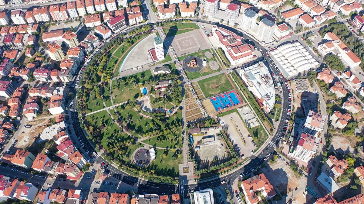 Uşak<br>2020 nüfusu 369 bin 433 kişi. Geçen yıla göre Bin 76 kişi azaldı.