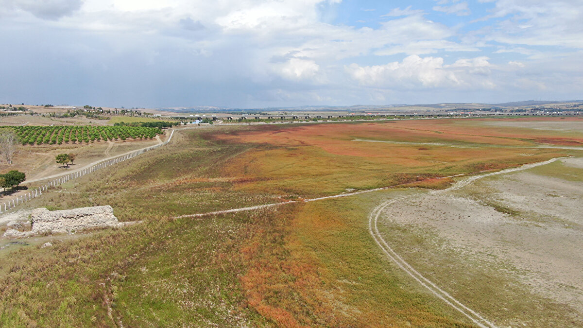 İSTANBUL BARAJLARINDA BUGÜN İTİBARİYLE DOLULUK ORANLARI<br><br>Alibeyköy % 17.4<br>Terkos % 12.12<br>Elmalı % 16.35<br>Darlık % 38.6<br>Ömerli % 54.68<br>Büyükçekmece % 4.83<br>Sazlıdere % 9.88<br>Istarcalar %17.77<br>Kazandere % 4.8<br>Papuçdere % 2.8