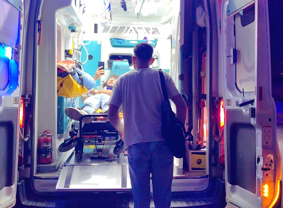 Kaza sonucu sürücüler ile otomobildeki Halide Fatul (26), Suna F. (15), Onur F. (4) ve Dilek F. (7), yaralandı.