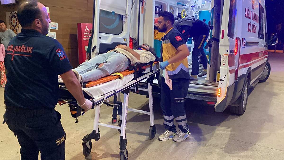 Çevredekilerin ihbarı üzerine kaza yerine sağlık ve polis ekipleri sevk edildi. Yaralılar, kaza yerinde yapılan ilk müdahalenin ardından İnegöl Devlet Hastanesi'ne kaldırıldı. Yaralıların, sağlık durumunun iyi olduğu öğrenildi. Polis kazayla ilgili inceleme başlattı.