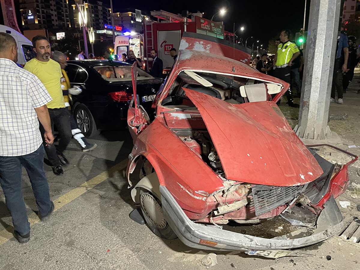 İhbar üzerine, olay yerine 112 Acil Sağlık, itfaiye ve polis ekipleri sevk edildi.<br><br>