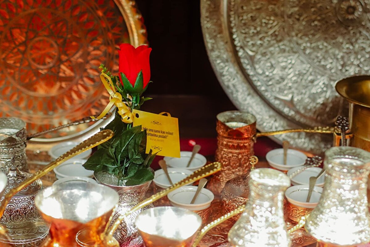 Saraybosna Müftüsü Nedzad Grabus da Hz. Muhammed'in gelişiyle tüm insanlığın özgürlük duygusunu kazandığını söyledi.