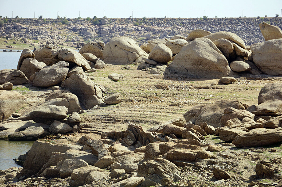 Barajdaki su seviyesinin gün geçtikçe düşmesi nedeniyle Edirne Belediyesi kent sakinlerine mesaj atarak suyun tasarruflu kullanılması uyarısında bulundu.