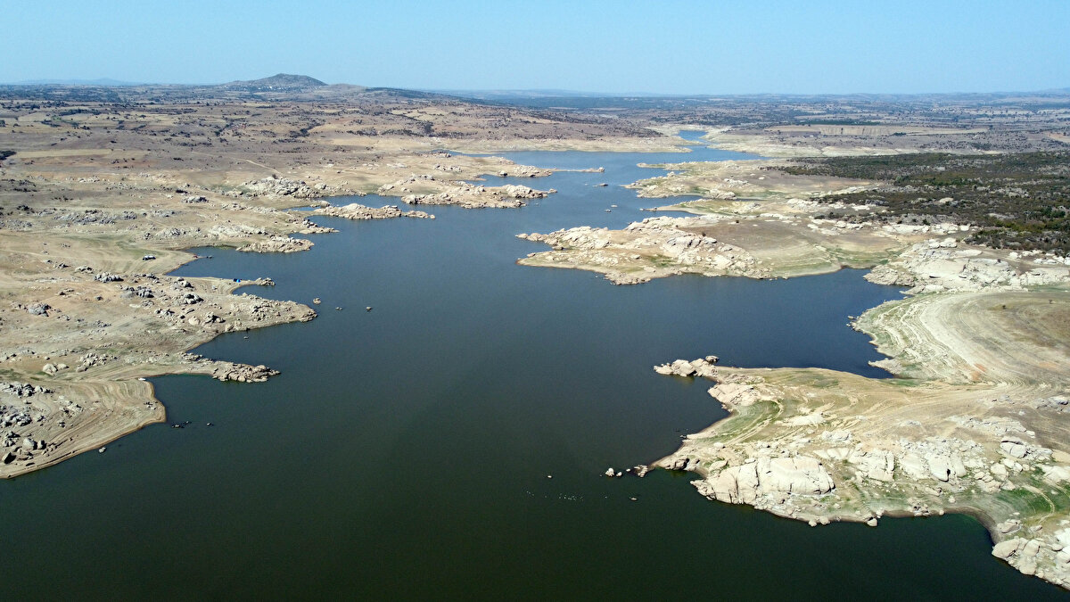 Gürkan, temiz içme suyu kaynaklarının korunması gerektiğini dile getirdi.<br>