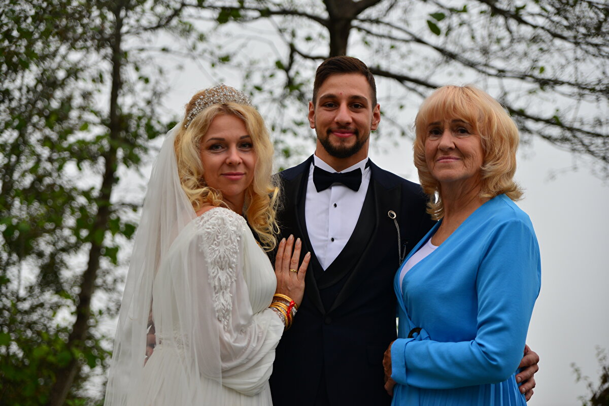 Mehmet Aydın, AA muhabirine, Bolodymyr ile spor tesisinde yürüyüş yaparken tanıştıklarını, arkadaşlık sonrası evlenmeye karar verdiklerini söyledi.<br><br>