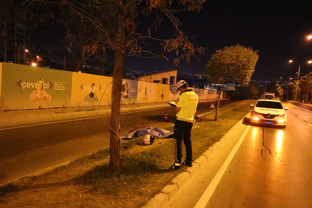 Kazanın şiddetiyle başını beton zemine vuran Yıldırım, ağır yaralandı. Çevredekilerin ihbarı üzerine kaza yerine sağlık ve polis ekipleri sevk edildi.<br><br>