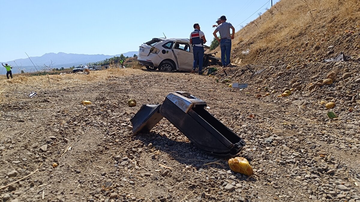 Y.T.'nin kullandığı otomobil ile Serkan Girmenç'in kullandığı otomobil, kafa kafaya çarpıştı.