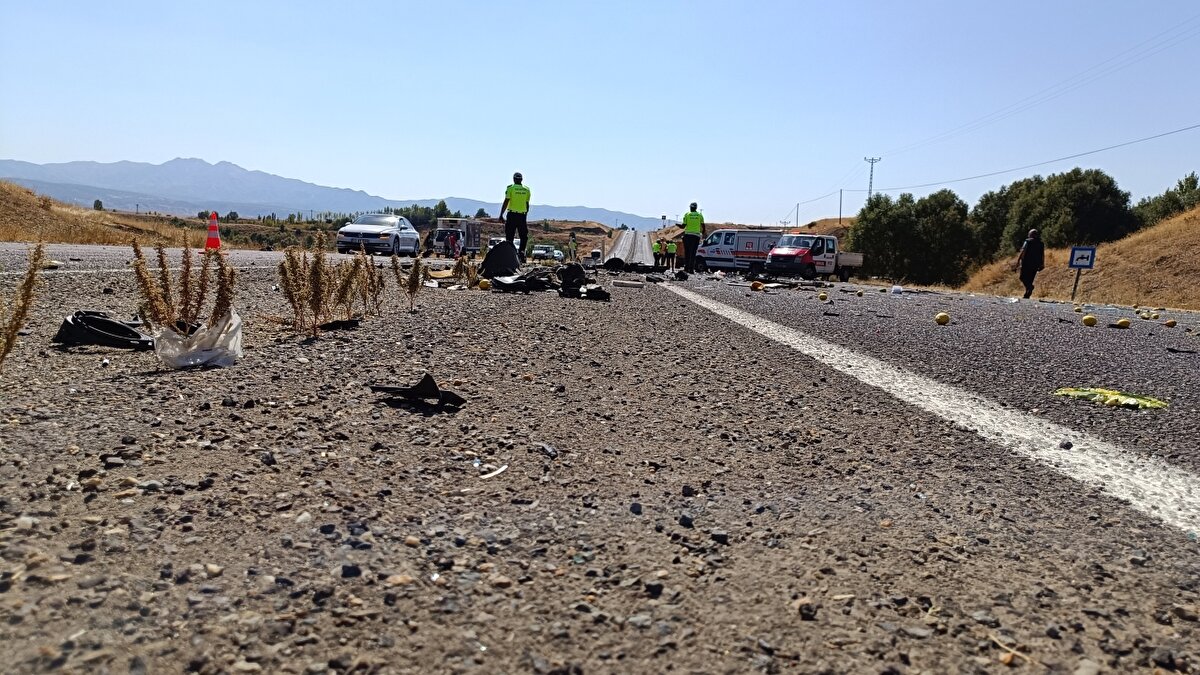 Girmenç'in cenazesi de otopsi için morga götürüldü.<br>Kazayla ilgili soruşturma başlatıldı.