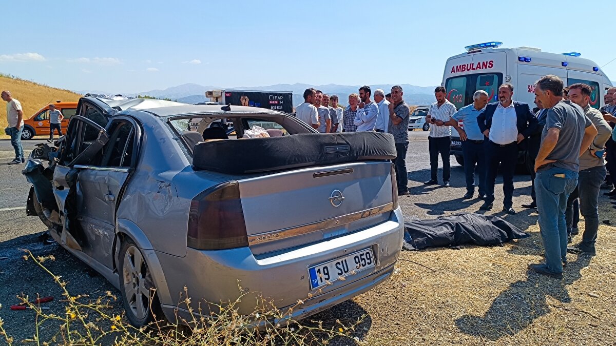 Sürücü Y.T. ile ismi henüz öğrenilemeyen diğer yaralı, ilk müdahalenin ardından Bingöl Devlet Hastanesi'ne kaldırılıp tedaviye alındı.