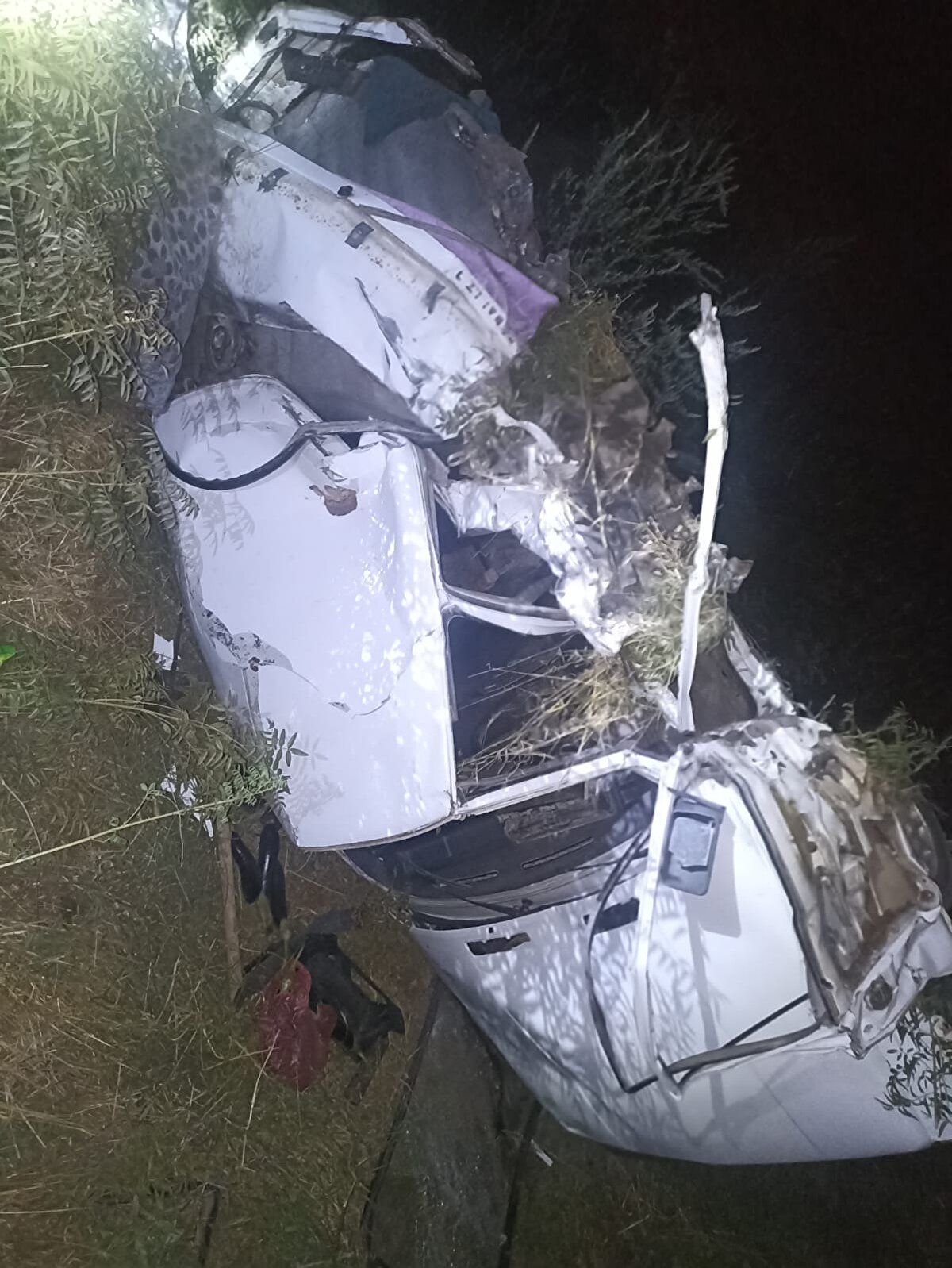 İhbarla olay yerine sağlık, itfaiye ve jandarma ekipleri sevk edildi. Yaralılar, Bismil Devlet Hastanesi'ne kaldırıldı. Yaralılardan H.E. ile M.E.'nin hayati tehlikesinin olduğu öğrenildi. TIR şoförü gözaltına alınırken, kazayla ilgili soruşturma başlatıldı.