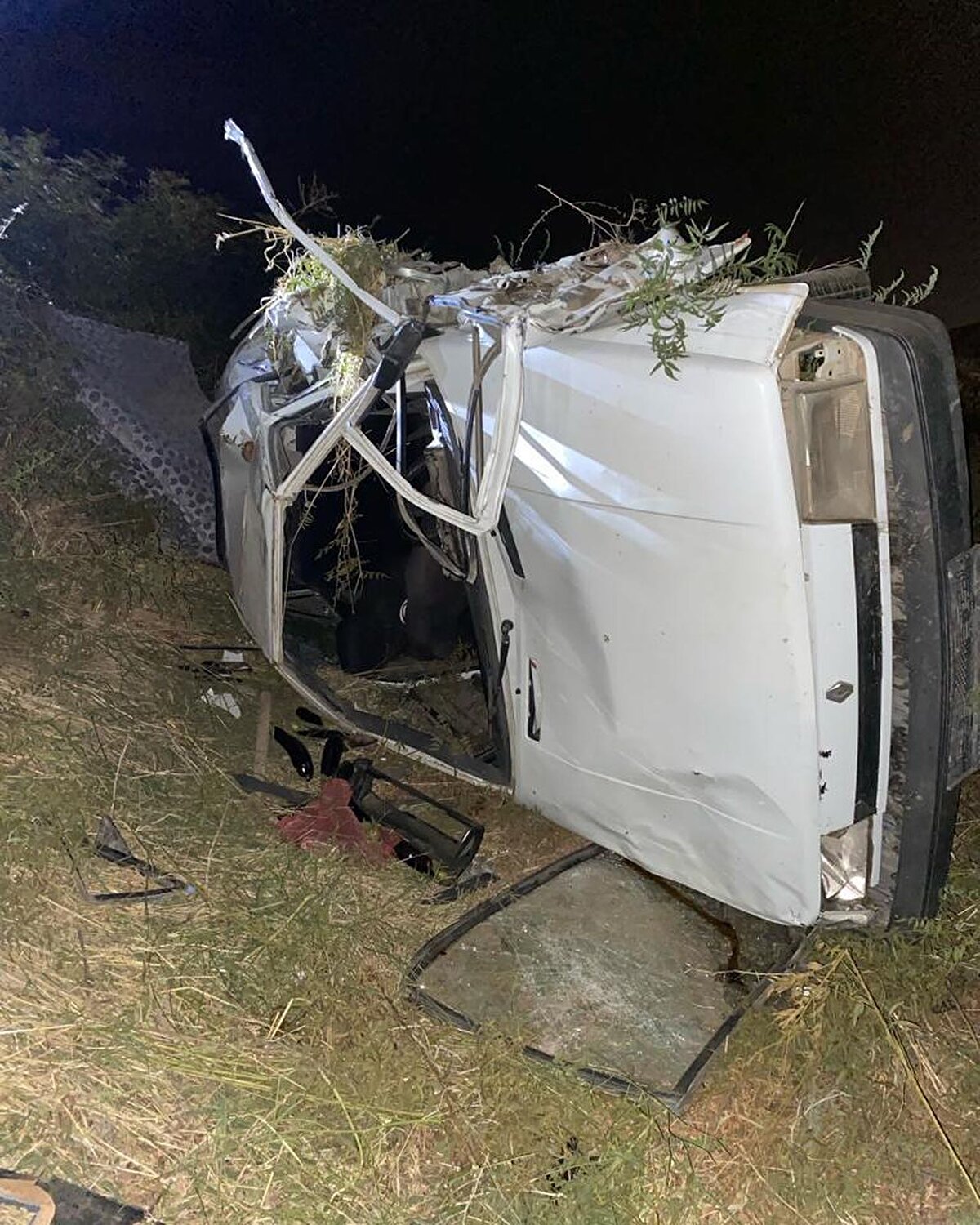 Kazada aynı aileden A.E. (2), T. E. (28), R.E. (5), H.E. (23), M.E. (24) ile Z.K. (42) yaralandı.