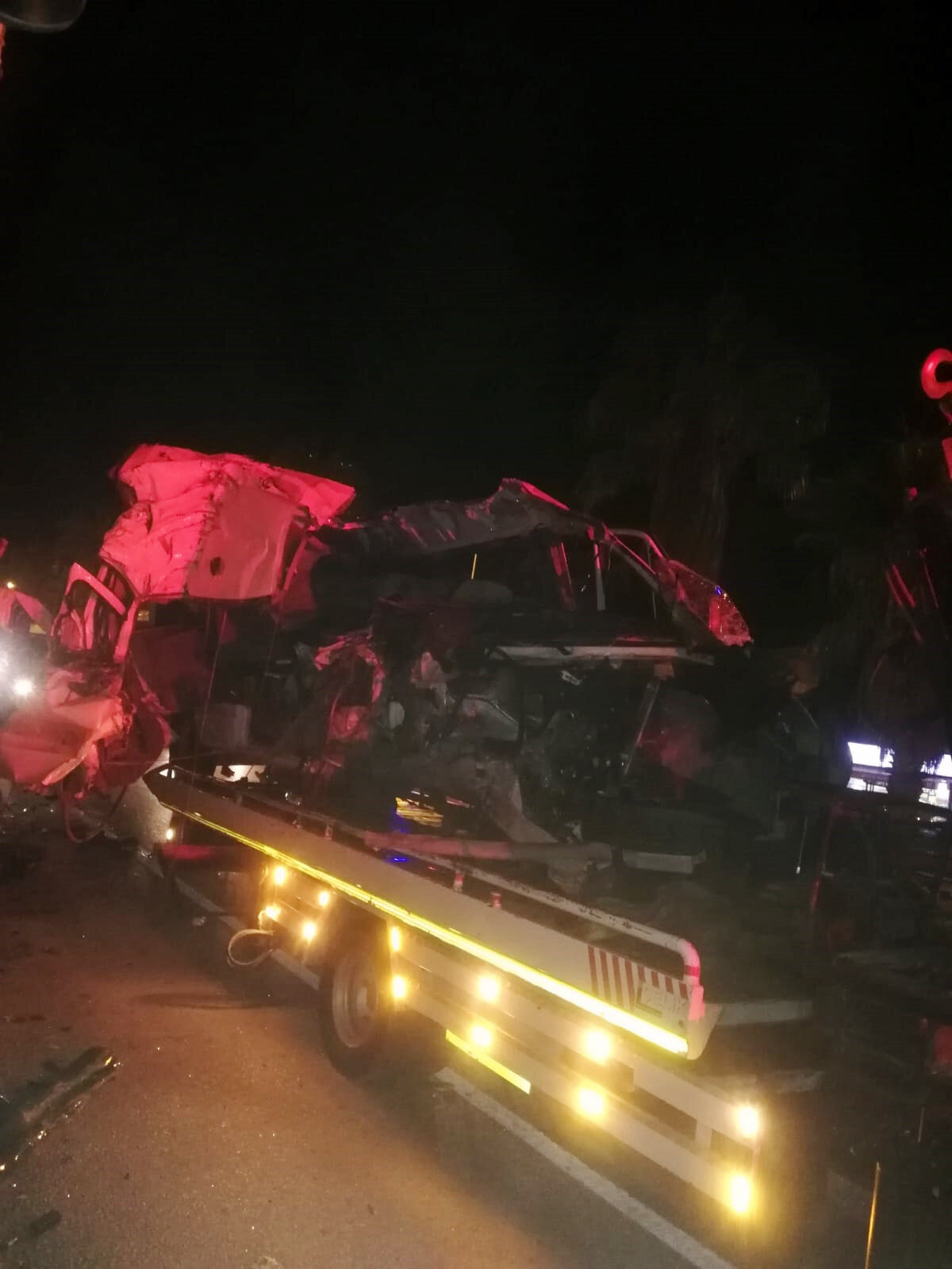 Yaralılar, sağlık ekiplerince çeşitli hastanelere götürüldü. Yaralıların tedavilerinin sürdüğü, durumlarının da iyi olduğu öğrenildi. Diana Meyer'in cenazesi de otopsi için Antalya Adli Tıp Kurumu'na gönderildi. Diana Meyer'in kızı ve annesiyle tatil için Almanya üzerinden uçakla Antalya'ya geldiği ve kalacakları otele minibüsle götürüldükleri sırada kazanın meydana geldiği öğrenildi.