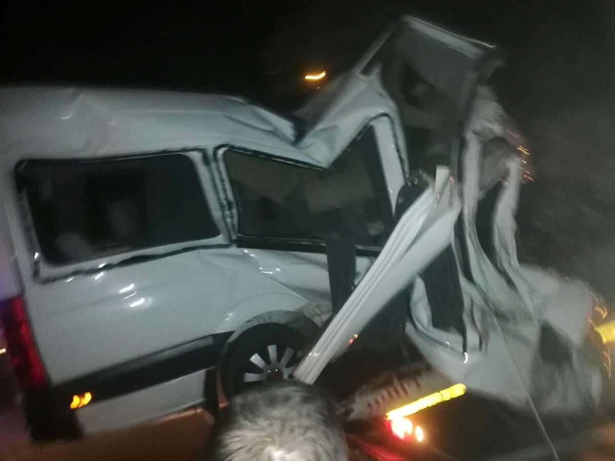  Minibüsün çarptığı kamyonun sürücüsü ise kazadan sonra ifadesi için polis merkezine götürüldü. Kamyon sürücüsünün kaza anında evinde uyuduğu belirtildi. Kaza ile ilgili soruşturma başlatıldı.