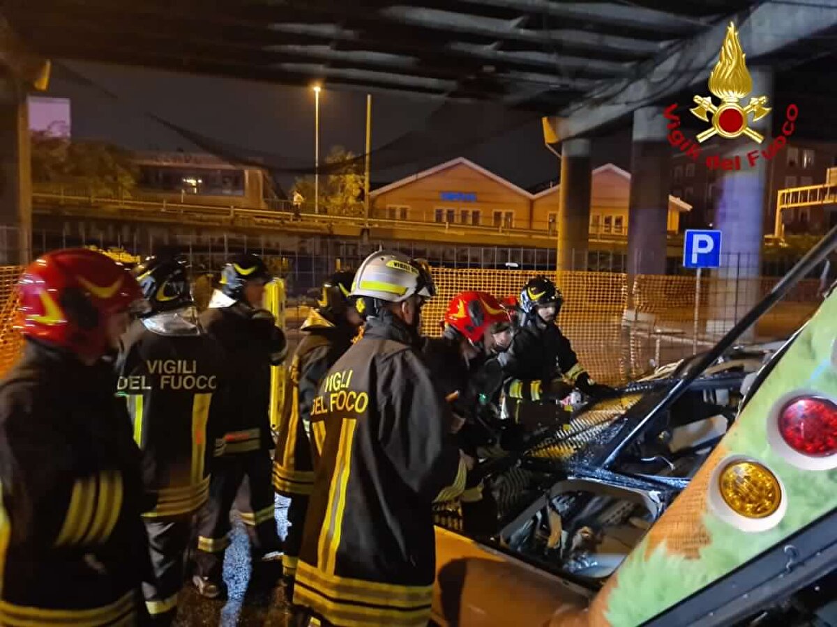 Venedik Belediye Başkanı Luigi Brugnaro, Rainews24 kanalına yaptığı açıklamada, büyük bir trajedi yaşandığını belirterek ölenlerin çoğunun yabancı uyruklu olduğunu ve olay yerinde Ukrayna pasaportları bulduklarını aktardı.