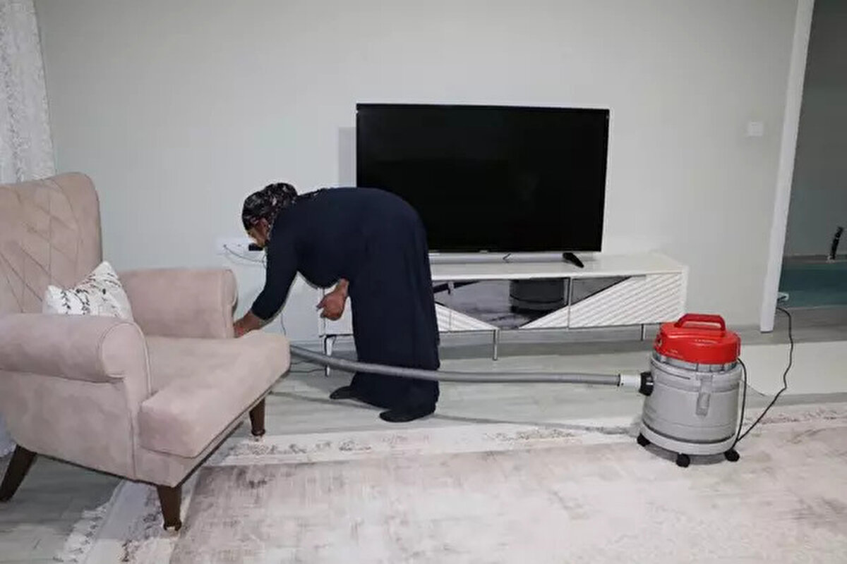 Akköprü, "Tam olarak zararlı diyemiyoruz. Zararlı kavramı olması için bizim ürünlerimize de zarar vermiş olması gerekiyor. Bitkisel materyallerle de beslenebiliyorlar. Fakat burada ki sorun büyük ihtimalle evlerde insanları rahatsız etmesi, yattıkları ortamlarda, beslendikleri ortamlarda fazla sayıda bulunmaları. Bunların artış nedenlerini düşünecek olursak, yağmurların bu süreçte çok yoğun yağması bile etken olabilir. Fakat drenaj yapılmayan alanlarda da bol miktarda bulunabilen canlılar." açıklamasında bulundu.<br>