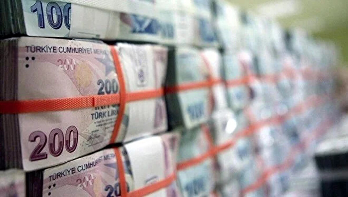 Ocak ayında AK Parti’ye 1 milyar 329 milyon lira, CHP’ye 946 milyon lira, MHP’ye 376 milyon lira, İYİ Parti’ye 361 milyon lira, Yeşil Sol Parti’ye ise 329 milyon lira Hazine yardımı verilecek.