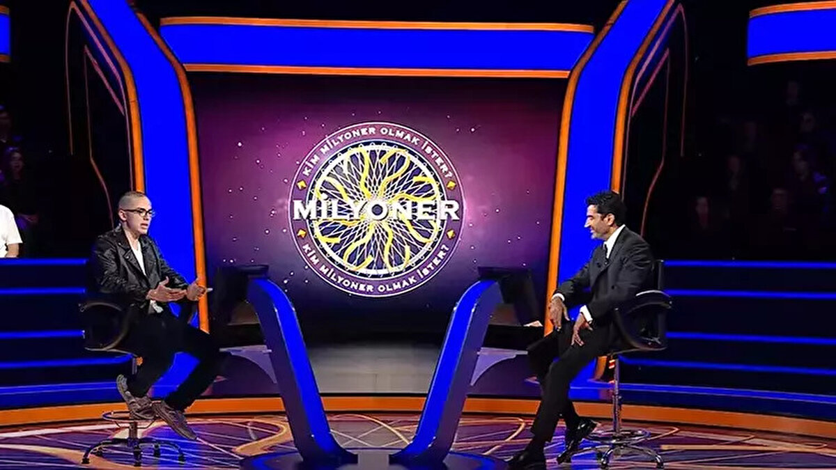 İkinci soruda ise Kalaycı, "İnternet sitelerinde, parola güvenliği açısından 'yeni parola' oluşturulurken aranan kriterler arasında genellikle hangisi olmaz?" sorusu ile karşılaştı.