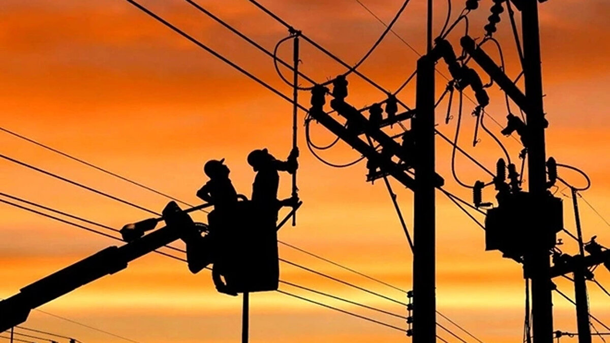 SİLİVRİ<br><br>NO: 35119643<br><br>İSTANBUL SİLİVRİ ilce MERKEZ-SEYMEN mah MONDROS, REŞAT sk YOLÇATI mah MONDROS sk bölgelerinde 24102023 09:00:00 - 24102023 16:00:00 saatleri arasında Bakım Çalışması-Kapsamlı Havai Hat Bakımı Sebebi ile İş Sağlığı ve Güvenliği’ni de gözeterek elektrik kesintisi yapılacaktır.<br><br>NO: 35119597<br><br>İSTANBUL SİLİVRİ ilce MERKEZ-ÇELTİK mah DEVLET, EGEMENLİK, ERMİŞLER, KAMELYA, SAYIN, STAD, TATAR, TAŞÇI, TEMAŞA, TÜNEL, ULAŞIM, YASEMEN, ÇAMDAĞI, ÇANTA, ÇERKEZKÖY, İSKENDERİYE sk bölgelerinde 24102023 09:00:00 - 24102023 16:00:00 saatleri arasında Bakım Çalışması-Kapsamlı Havai Hat Bakımı Sebebi ile İş Sağlığı ve Güvenliği’ni de gözeterek elektrik kesintisi yapılacaktır.<br><br>NO: 35119772<br><br>İSTANBUL SİLİVRİ ilce MERKEZ-CUMHURİYET mah DERNEK, DÜNYA, FUAT ONAT, MURAT, MURAT SUYU, PARKKÖY YUNUS, RÜZGARLI, YUNUS, ÇETİN EMEÇ sk bölgelerinde 24102023 09:00:00 - 24102023 12:00:00 saatleri arasında Bakım Çalışması-Kapsamlı TM Bakımı Sebebi ile İş Sağlığı ve Güvenliği’ni de gözeterek elektrik kesintisi yapılacaktır.<br><br>NO: 35118621<br><br>İSTANBUL SİLİVRİ ilce -BÜYÜKÇAVUŞLU MERKEZ mah GÖLET CADDESİ bölgelerinde 24102023 09:00:00 - 24102023 17:00:00 saatleri arasında Yatırım Dönüşüm Çalışması Sebebi ile İş Sağlığı ve Güvenliği’ni de gözeterek elektrik kesintisi yapılacaktır.<br><br>NO: 35119638<br><br>İSTANBUL SİLİVRİ ilce MERKEZ-YENİ mah AKÖREN sk bölgelerinde 24102023 09:00:00 - 24102023 16:00:00 saatleri arasında Bakım Çalışması-Kapsamlı Havai Hat Bakımı Sebebi ile İş Sağlığı ve Güvenliği’ni de gözeterek elektrik kesintisi yapılacaktır.<br><br>NO: 35114638<br><br>İSTANBUL SİLİVRİ ilce MERKEZ-GÜMÜŞYAKA mah ABDİAĞA, ATILIM, BABÜR, BEDİRHAN, CABBAR, CAHİDE, CANDOST, CELAL, CEVDET SUNAY ÇIKMAZI, DAMA, ERTUĞRULGAZİ, ETHEM, EŞSİZ ÇIKMAZI, FETHİ, GÜNER, GÜREL, GÜRHAN, KATMER, KATİP ÇELEBİ, KAYAHAN, KONURALP, KUDRET, KUTLUKHAN, KİRİŞHANE, MALİK, MEMDUHOĞLU, MUSTAFA FEVZİ ÇAKMAK, MÜCADELE, MÜMTAZ, NAFİZ, NAHİT, NEDİM, RAHMET, REHA, REZZAN, RIZA, SABİT, SEBAHAT, SEMİH, SENİYE, SERTAN, SONNUR, SULTANAHMET, SULUSARAY, TANDIR, TANER, TARKAN, TEKİNER, TEVFİK FİKRET, TEZCANLI, TORAMAN, TİRYAKİ, UFUKCAN, VERİM, YALIKÖY, ÇAL ÇIKMAZI, ÇOLPAN, ÇİLOĞLU, ÖKSÜZ, İKRA, İLBAY, İLHAMİ, İNTİZAM, İZZET, ŞAİKA, ŞEFİKA, ŞEHZADE MEHMET, ŞEHİR, ŞEREF sk KURFALLI mah TARLA ÇIKMAZI sk bölgelerinde 24102023 11:00:00 - 24102023 19:00:00 saatleri arasında Yatırım Ekonomik Ömür Sebebi ile Yenileme Sebebi ile İş Sağlığı ve Güvenliği’ni de gözeterek elektrik kesintisi yapılacaktır.