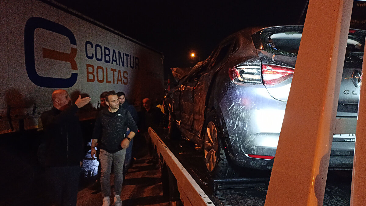 Kaza, saat 19.00 sıralarında TEM yolunun İzmit geçişi Kapantepe Viyadüğü mevkisinde meydana geldi.