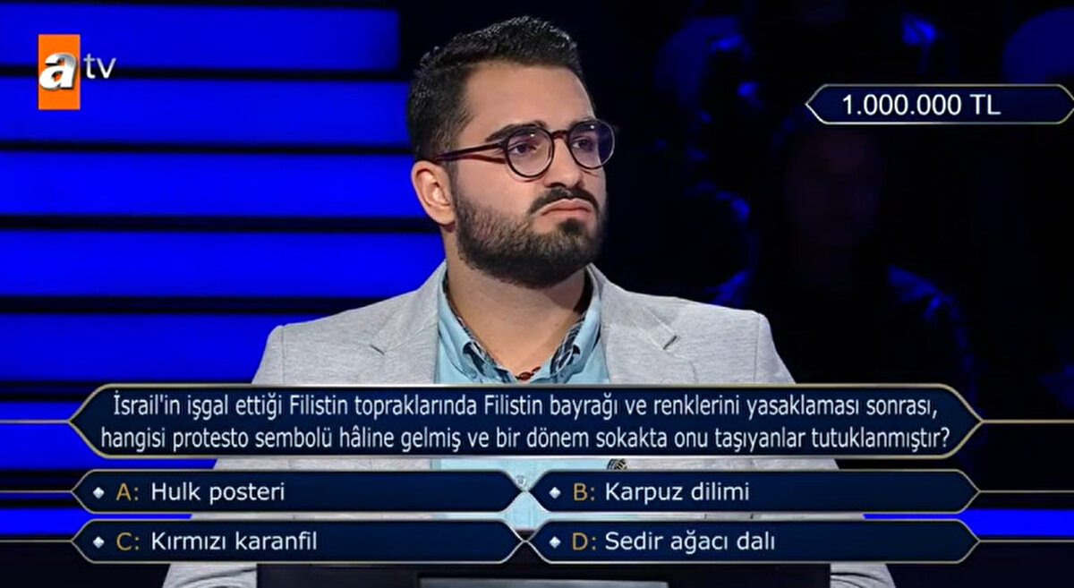 . İnşallah dünya bir an evvel aklını başına toplar. İnşallah kendini büyük gören ülkeler, insani vicdani bir şekilde tavır alırlar ve bütün bu savaşlar son bulur. Oradaki insanlar için dua ediyoruz. Allah sabırlar versin"