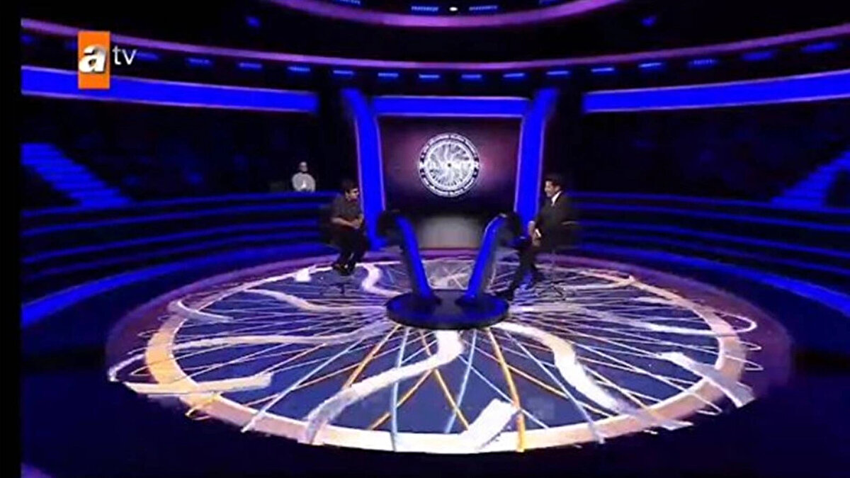 Hilmi Can Söğüt'ün telefon jokeri, B şıkkını söyleyerek soruya doğru cevap verirken genç yarışmacı 20 bin TL'lik soruyu bildi ve elenmekten kurtuldu.