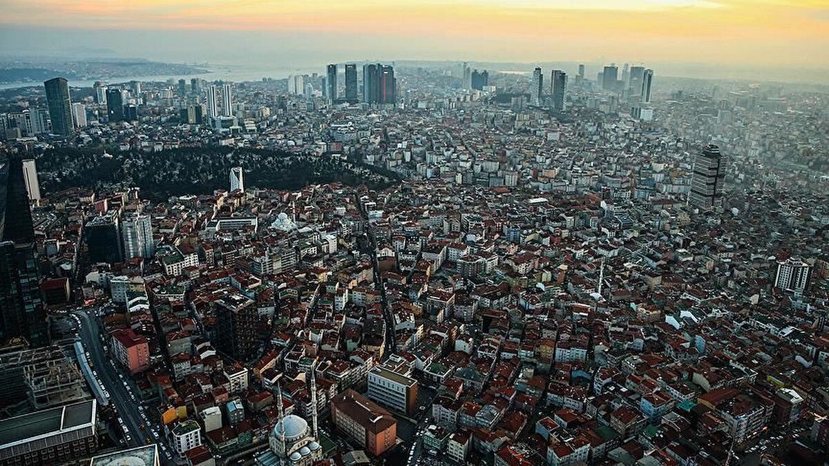 İstanbul Taşınma Endeksi son iki yılın en yüksek değerine ulaştı. Bu açıdan en büyük hareketlilik Küçükçekmece'de yaşanıyor. Başkentlilerin en çok tercih ettiği mahalle ise Etimesgut'ta.